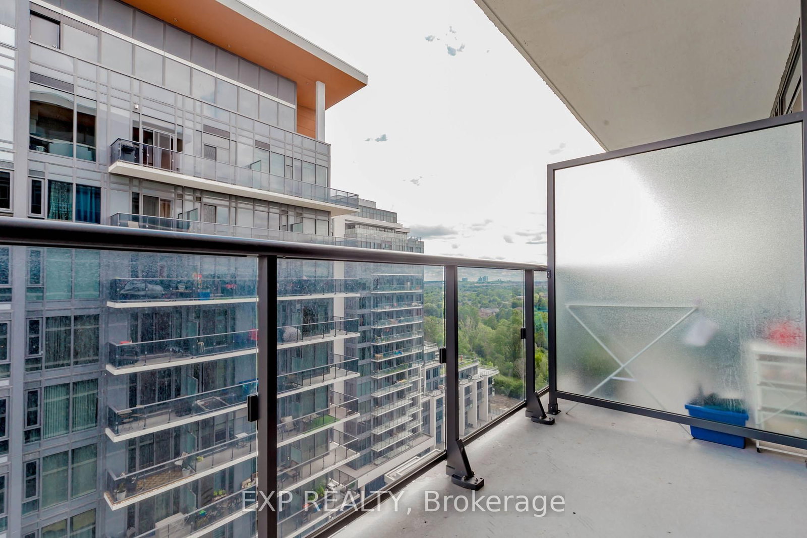 9608 Yonge Street, Unit 1603 - Photo 40