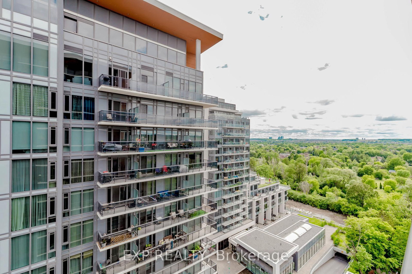 9608 Yonge Street, Unit 1603 - Photo 41