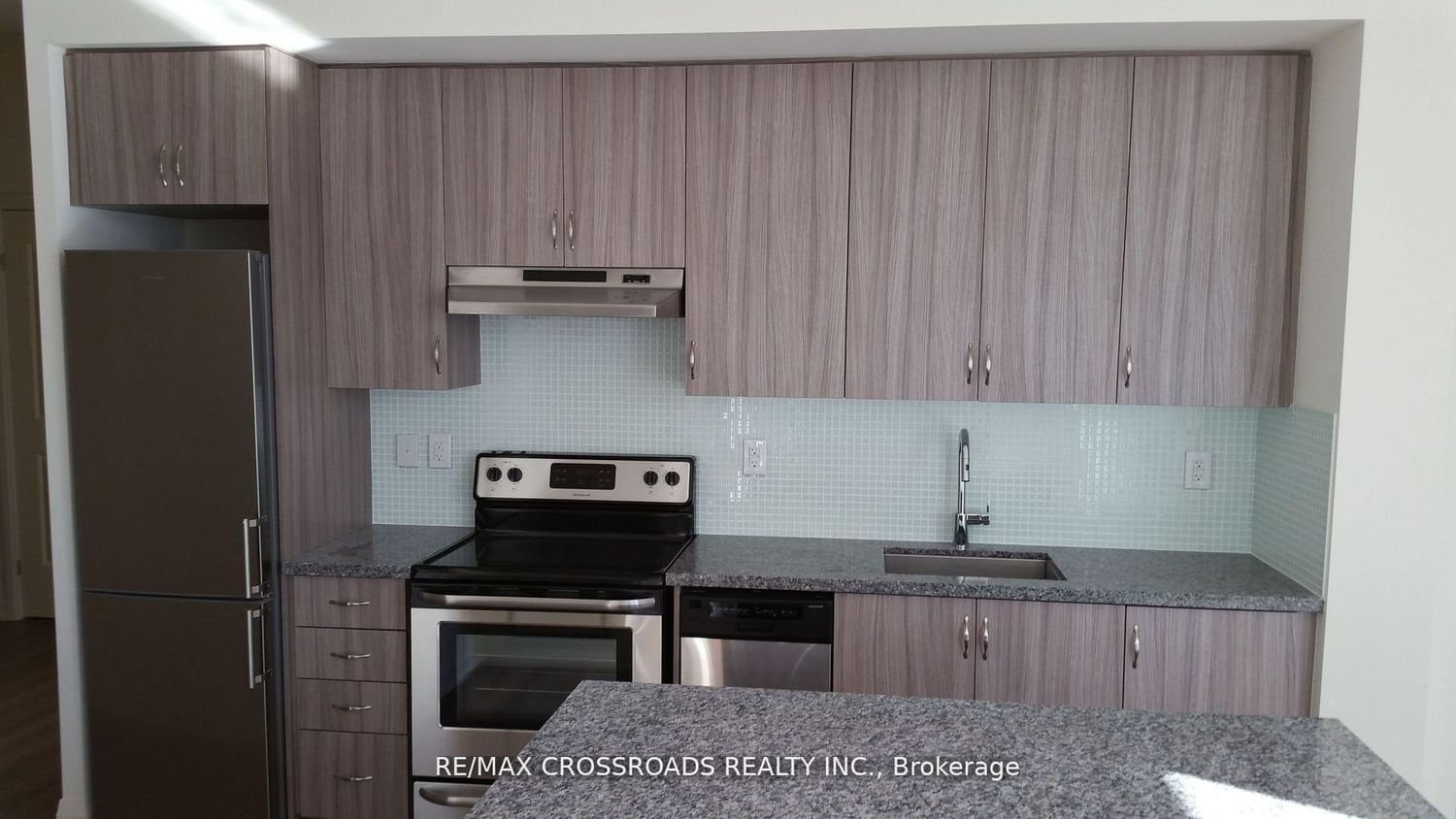 8763 Bayview Avenue, Unit 207 - Photo 5