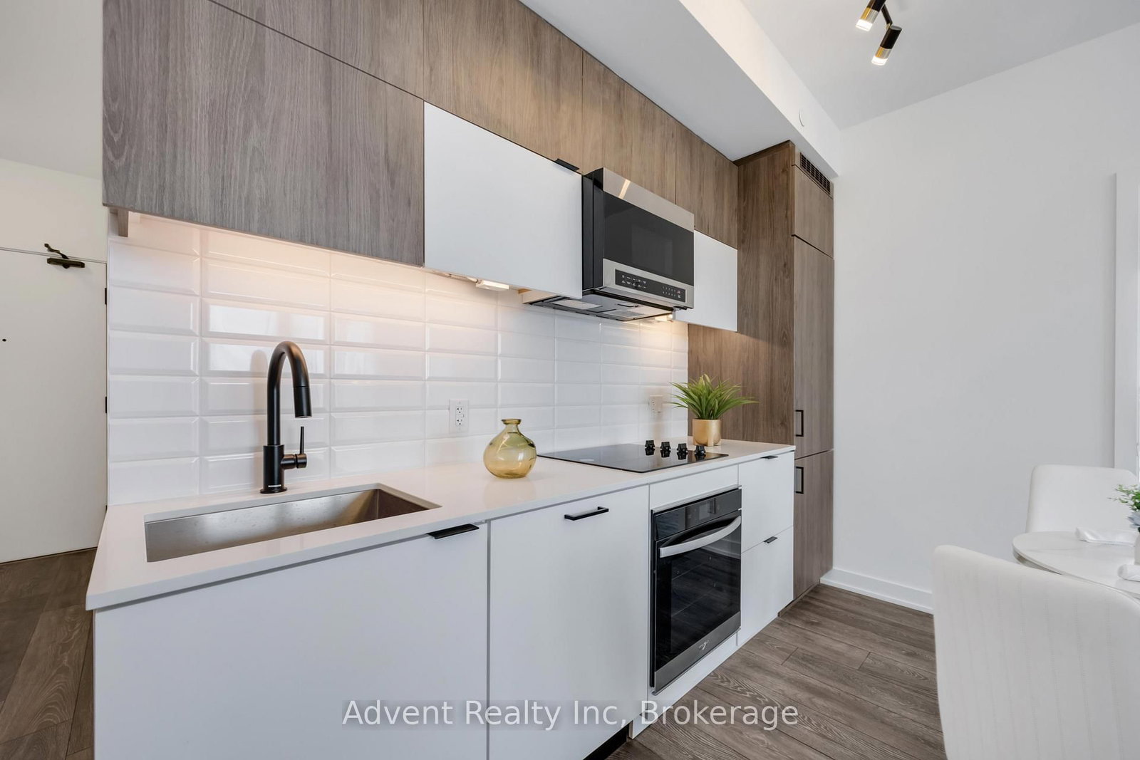 8888 YONGE Street, Unit 412 - Photo 4