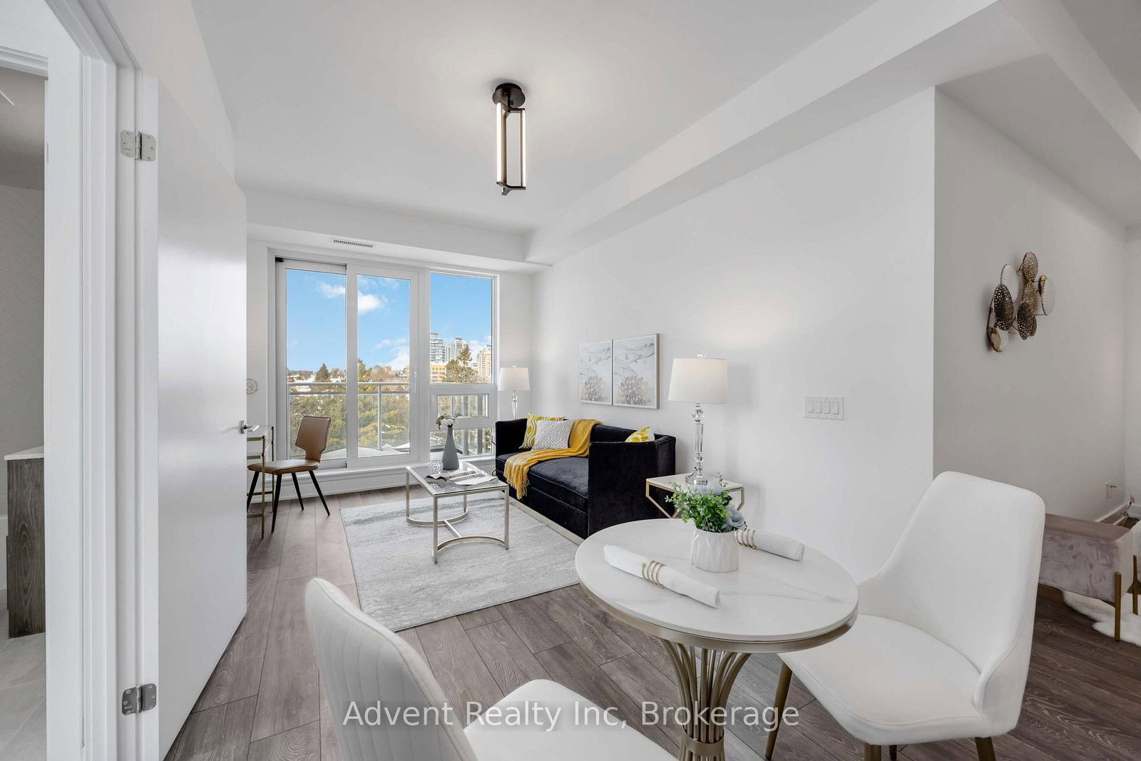 8888 YONGE Street, Unit 412 - Photo 9