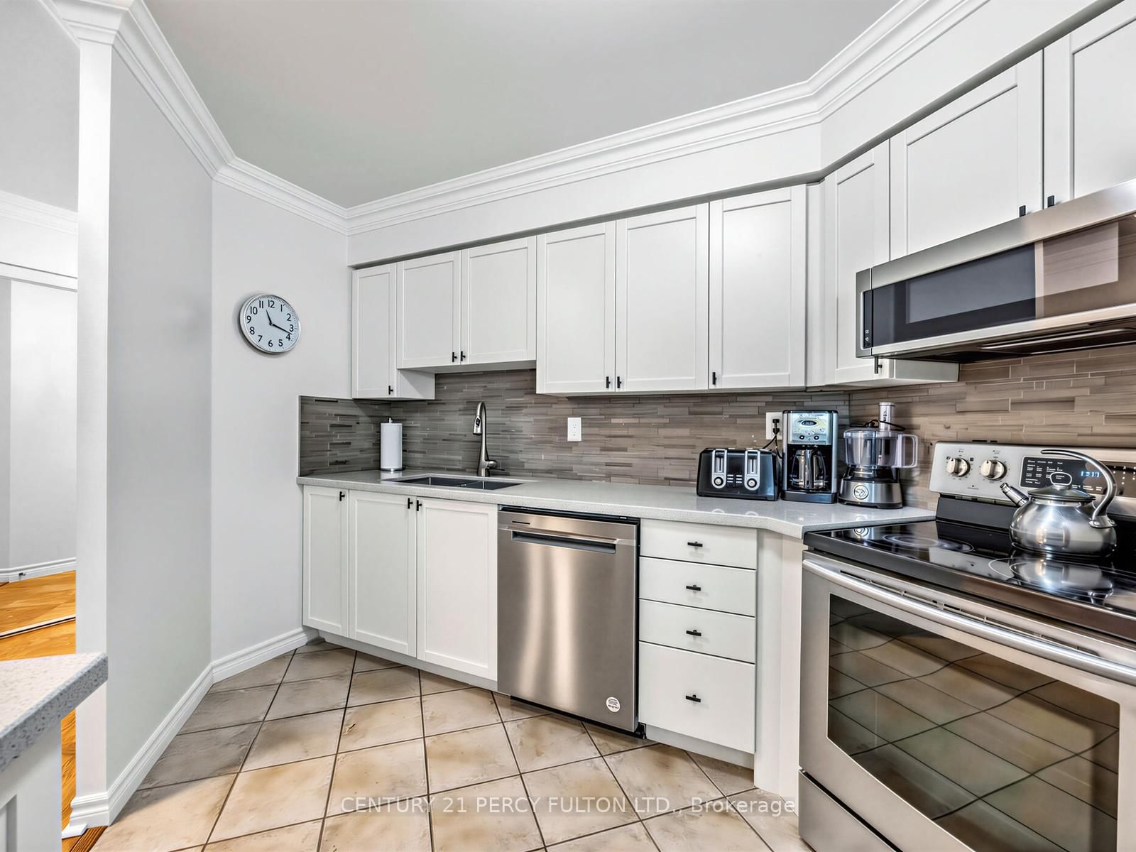 745 New Westminster Drive, Unit 201 - Photo 15