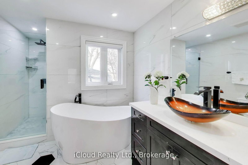 16175 Jane St, King, L7B 0G3 | Image 2