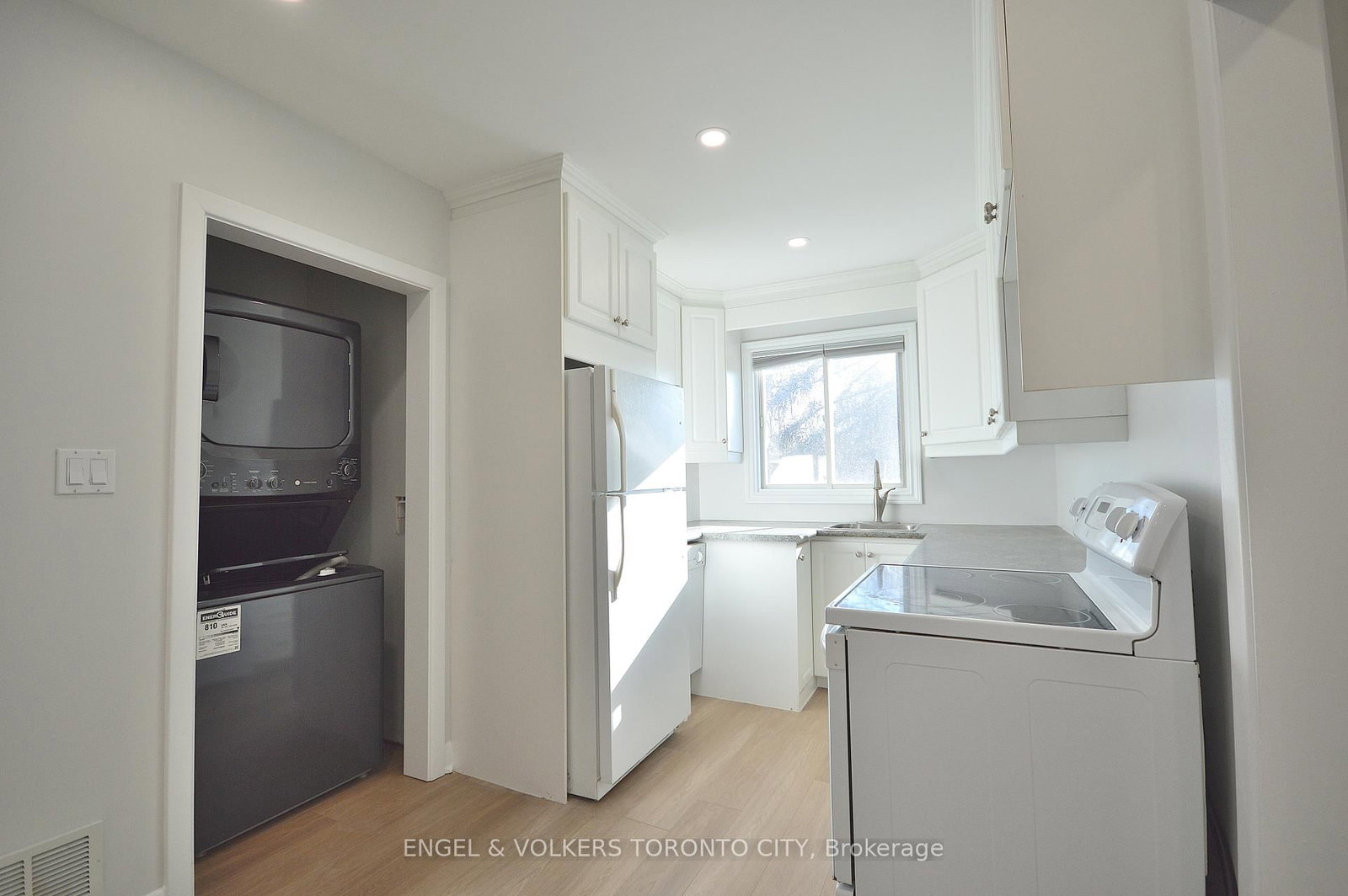 139 Queen Street, Unit Main Floor - Photo 10