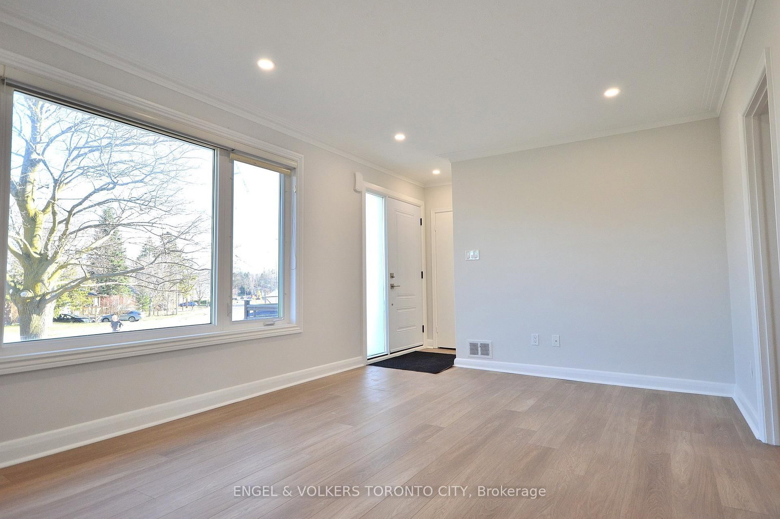 139 Queen Street, Unit Main Floor - Photo 4