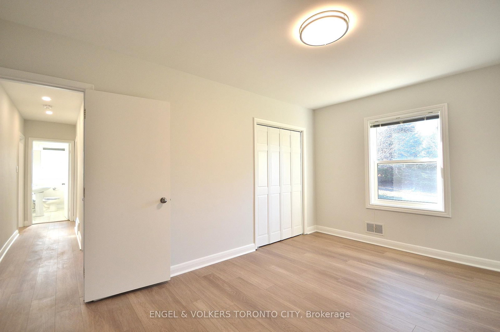 139 Queen Street, Unit Main Floor - Photo 7