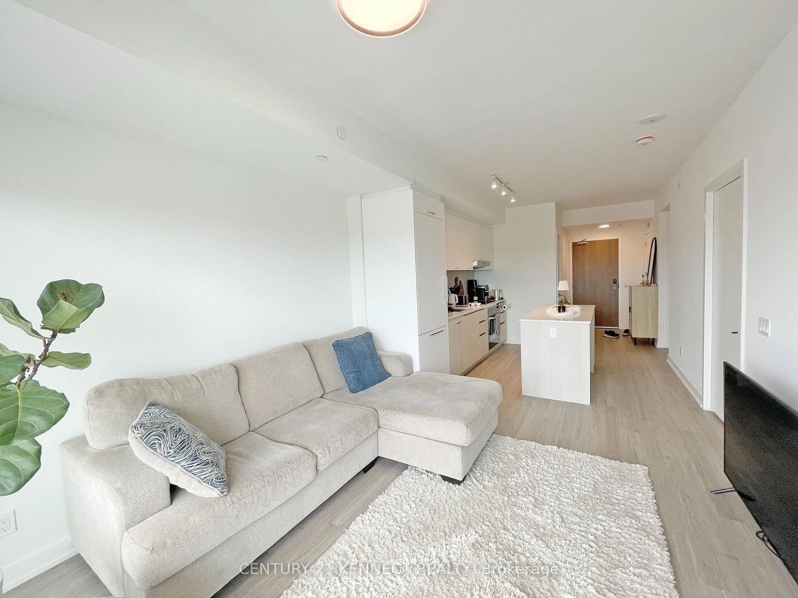 8188 Yonge Street, Unit 707 - Photo 14