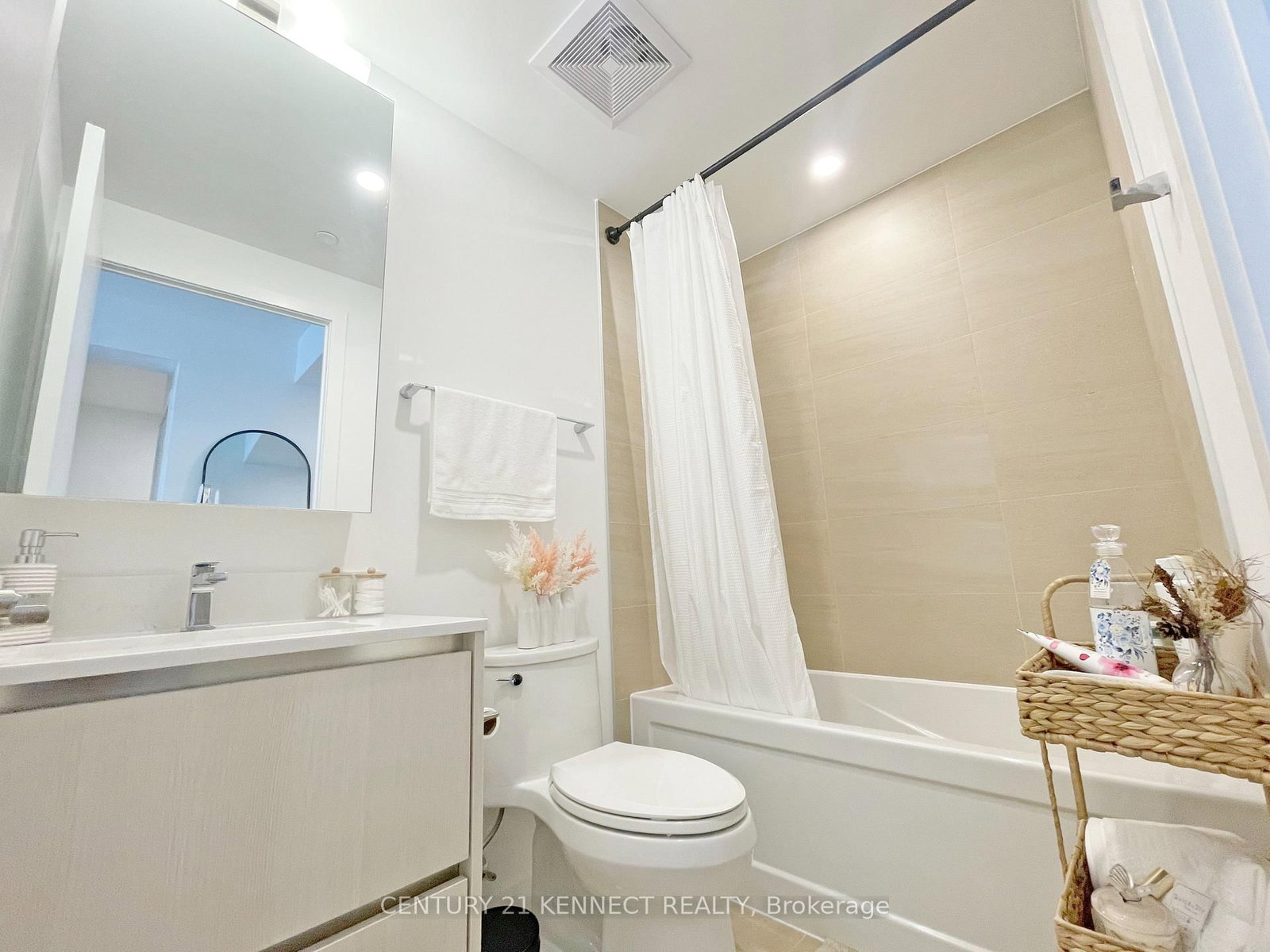 8188 Yonge Street, Unit 707 - Photo 22