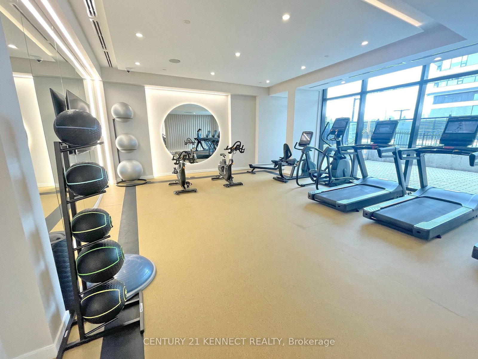 8188 Yonge Street, Unit 707 - Photo 8