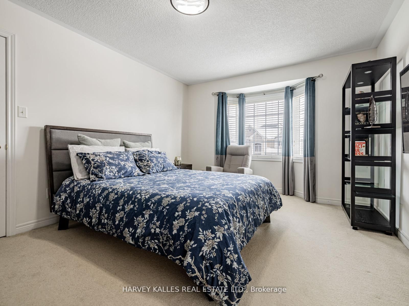 Detached House for sale at 12 Barberry Crescent, Richmond Hill, Ontario, L4E 4S5 - Oak Ridges - MLS: N12995880