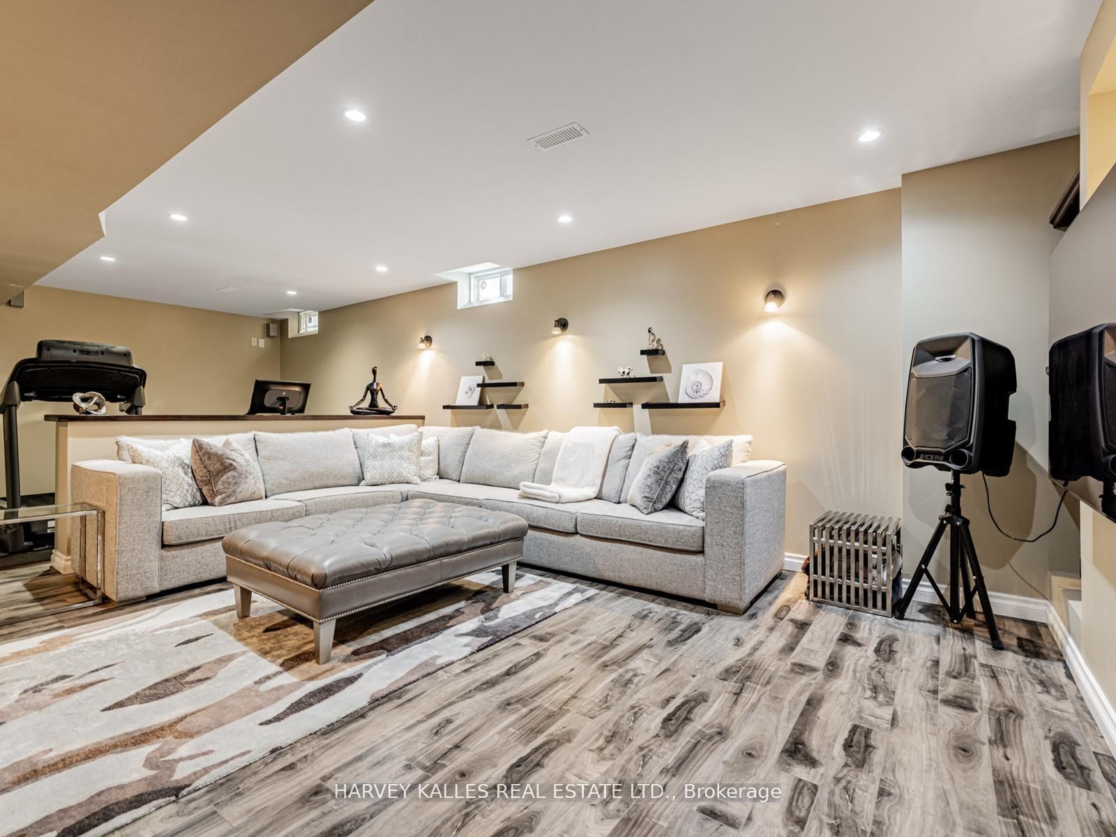 Detached House for sale at 12 Barberry Crescent, Richmond Hill, Ontario, L4E 4S5 - Oak Ridges - MLS: N12995880