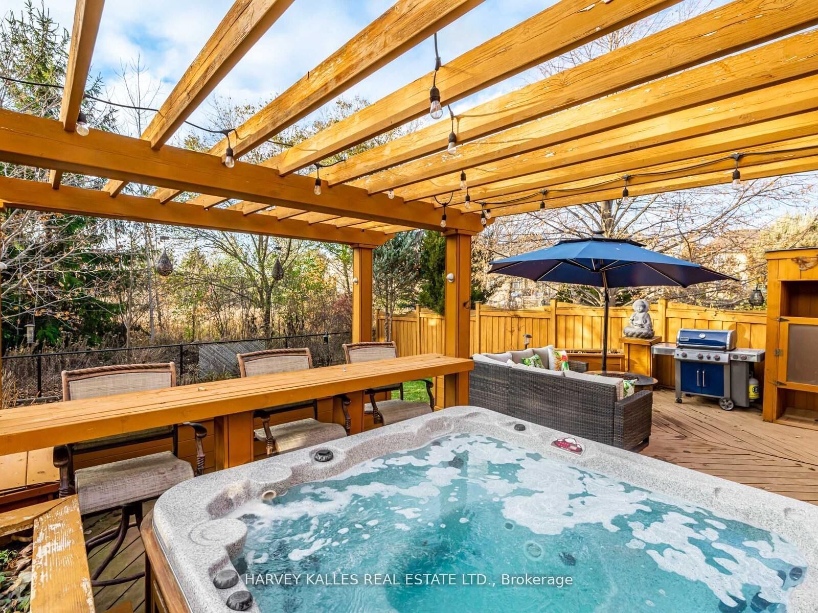 Detached House for sale at 12 Barberry Crescent, Richmond Hill, Ontario, L4E 4S5 - Oak Ridges - MLS: N12995880