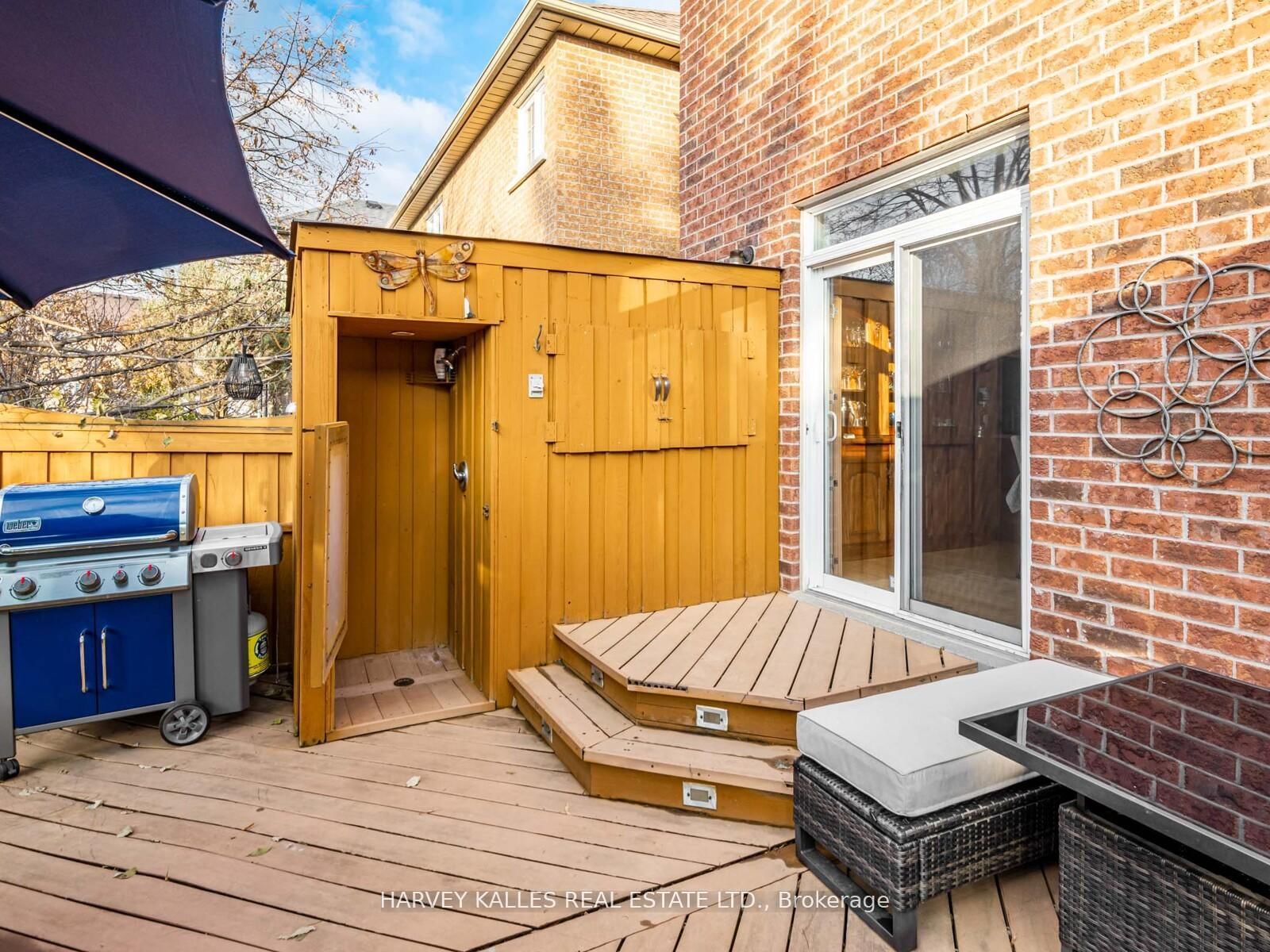 Detached House for sale at 12 Barberry Crescent, Richmond Hill, Ontario, L4E 4S5 - Oak Ridges - MLS: N12995880