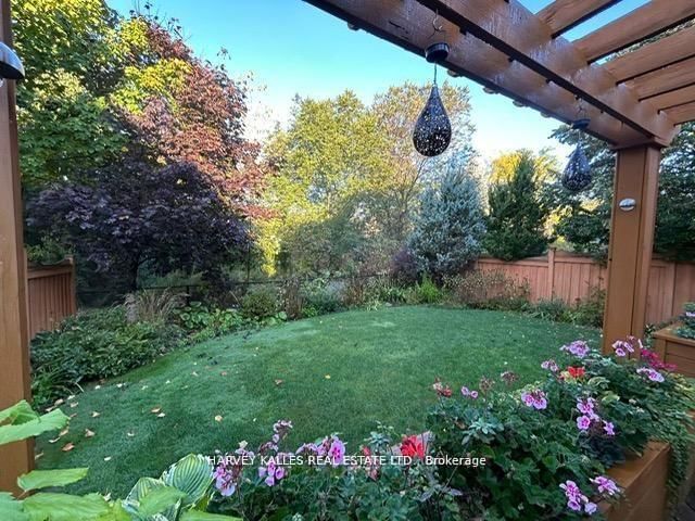 Detached House for sale at 12 Barberry Crescent, Richmond Hill, Ontario, L4E 4S5 - Oak Ridges - MLS: N12995880