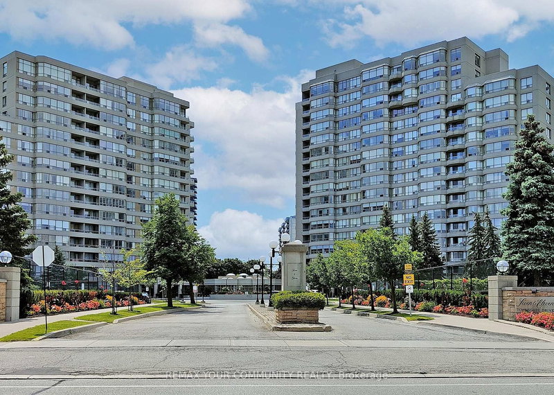 7 Townsgate Dr #514, Vaughan, Ontario