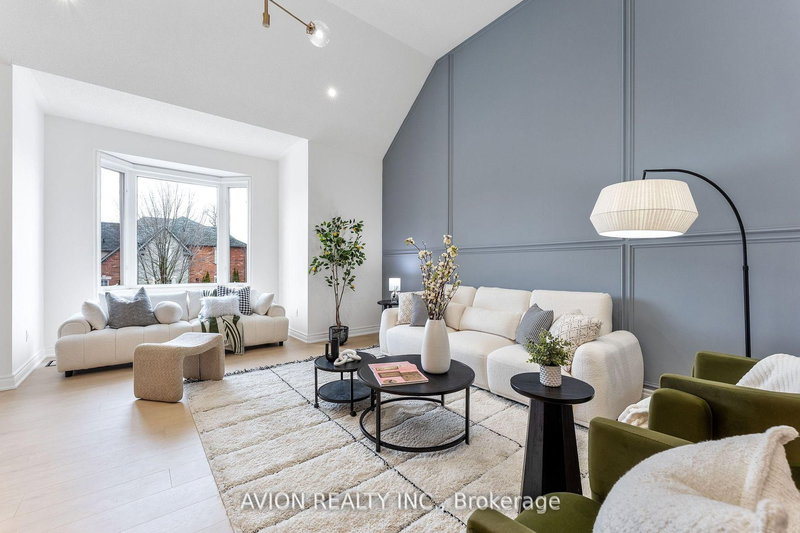 33 Brockdale St, Richmond Hill, L4E 4W1 | Image 2