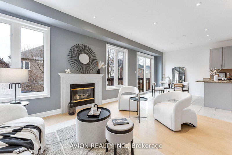 33 Brockdale St, Richmond Hill, L4E 4W1 | Image 3