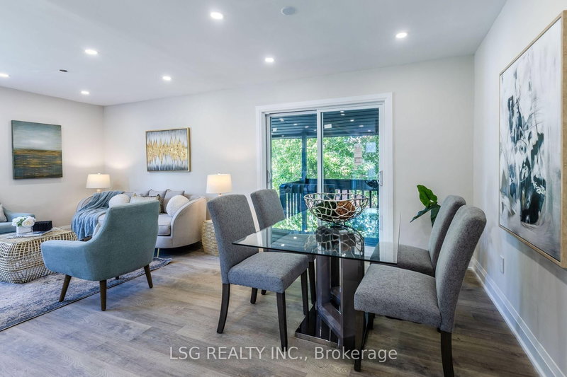 56 Millard Ave, Newmarket, L3Y 1Y8 | Image 2