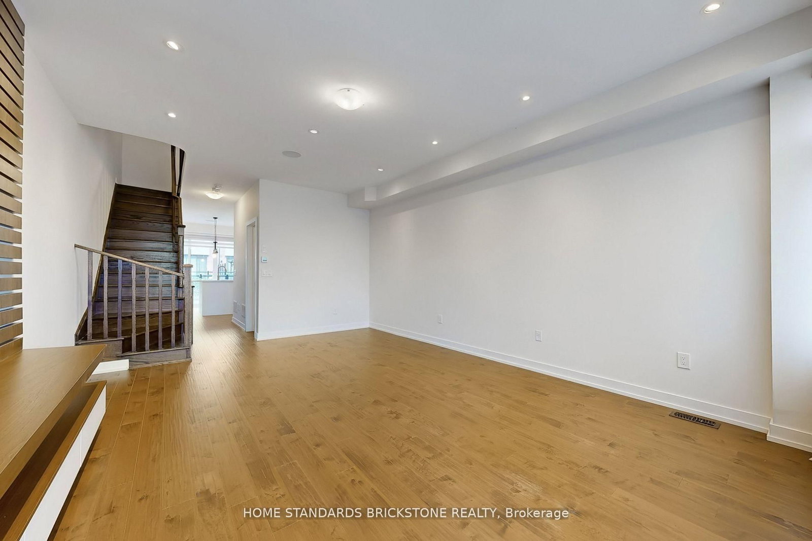 215 Salterton Circle • Vaughan, ON photo 7