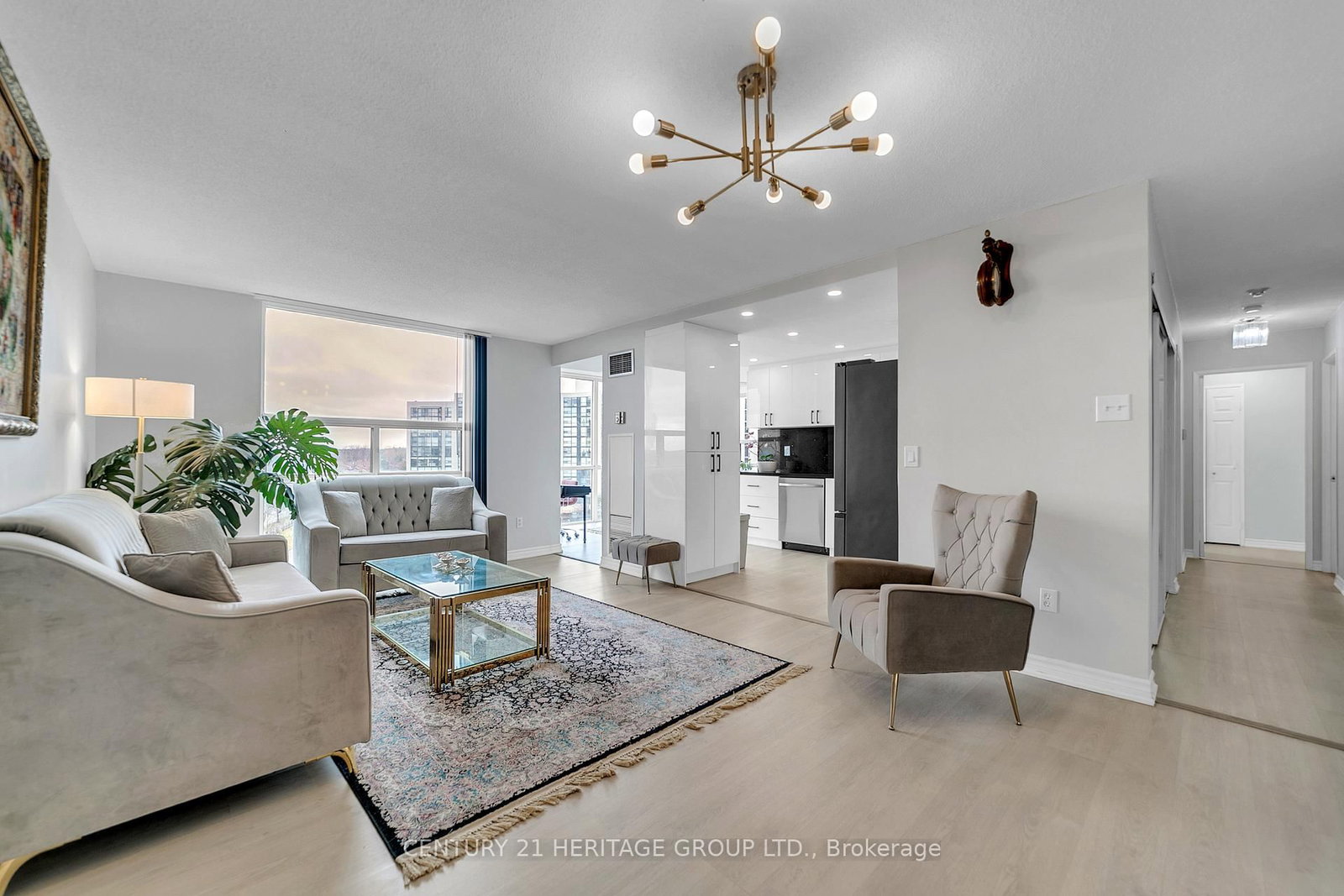 806-30 Harding Boulevard, Richmond Hill, ON, photo 4