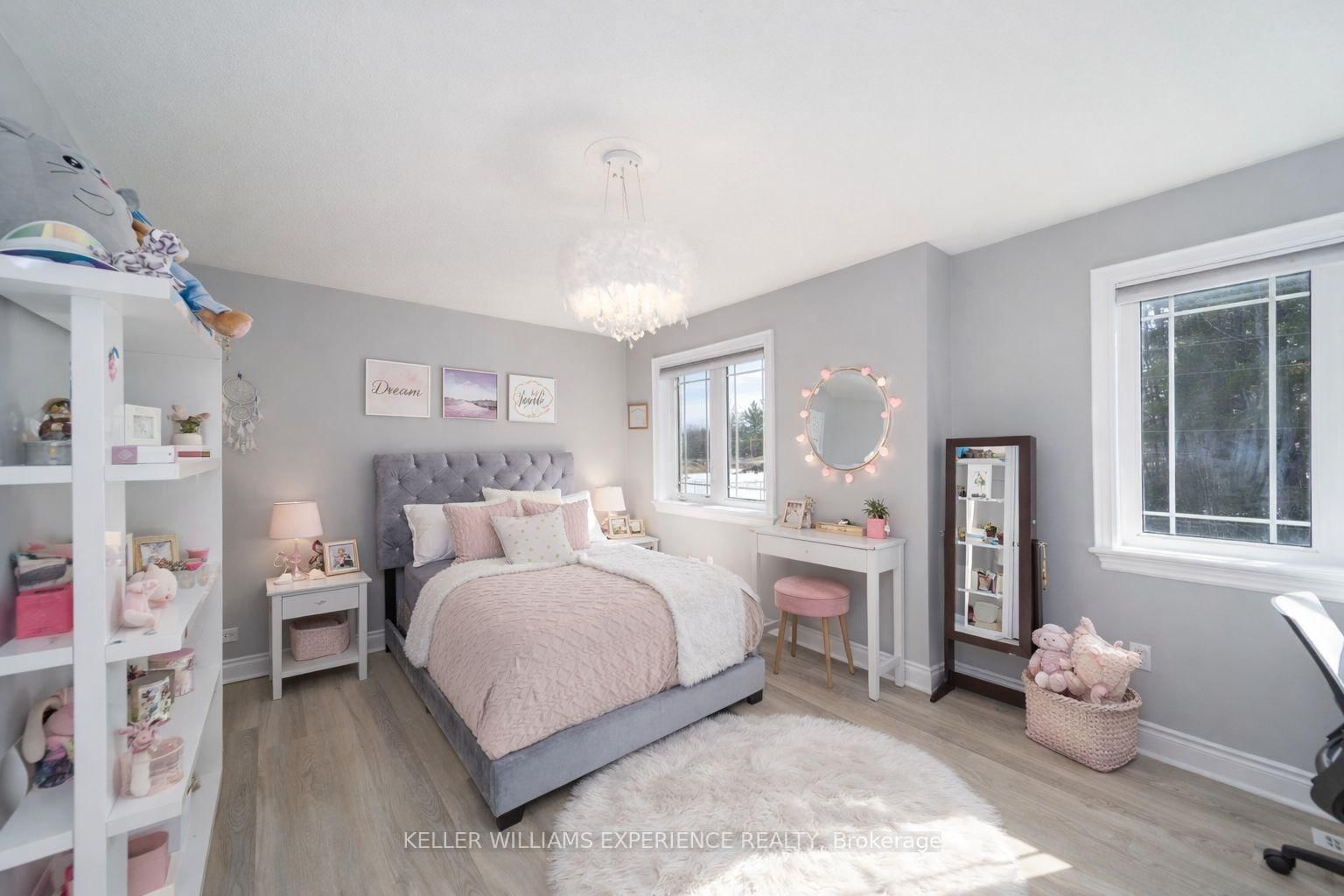 Detached House for sale at 121 Centre Street, Essa, Ontario, L0M 1B0 - Angus - MLS: N12997062