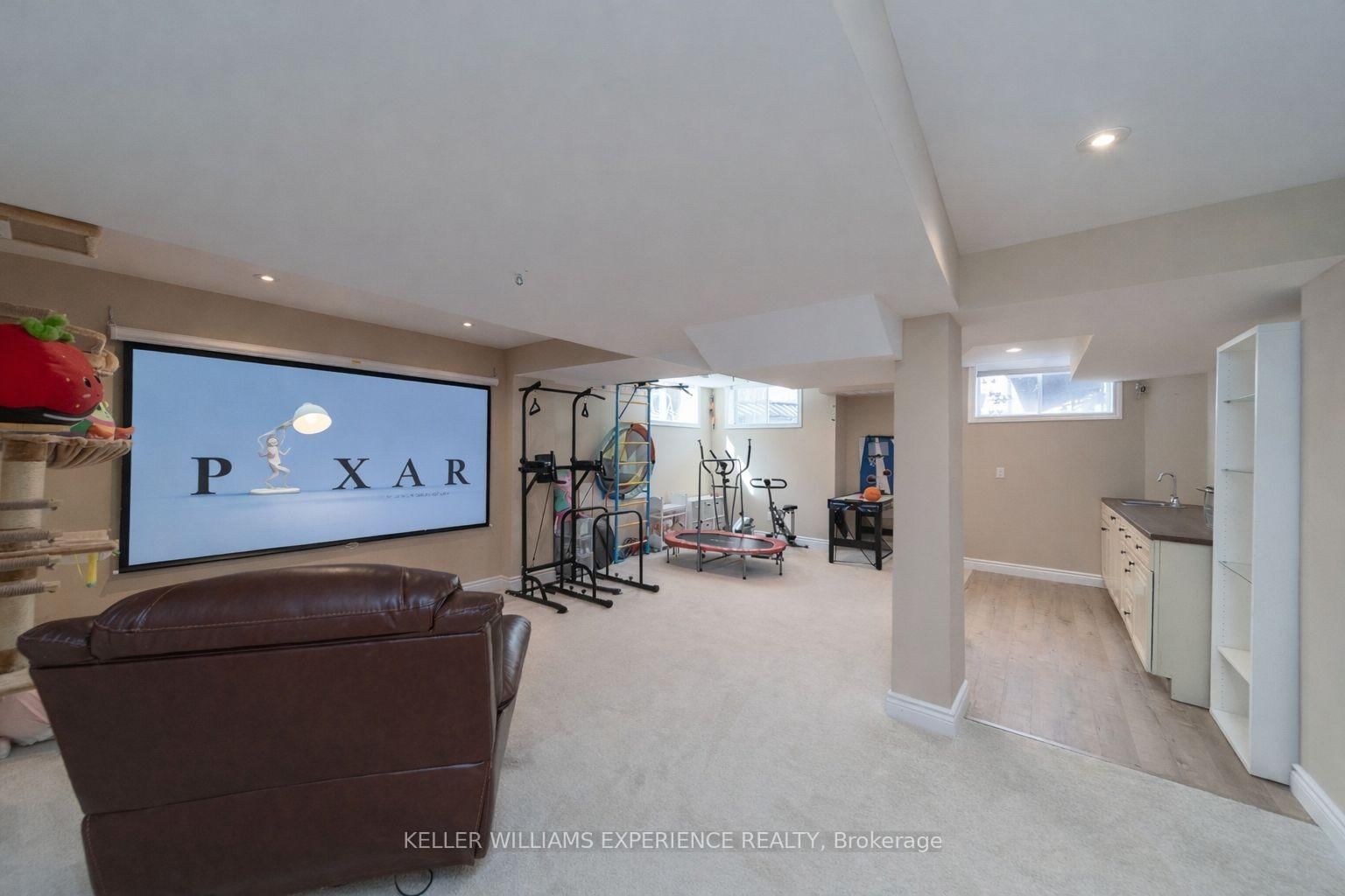 Detached House for sale at 121 Centre Street, Essa, Ontario, L0M 1B0 - Angus - MLS: N12997062