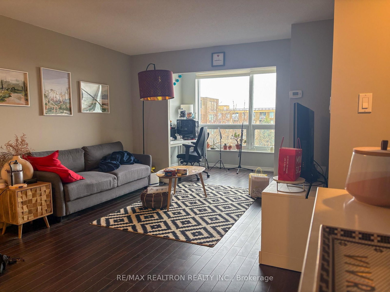 326 Major Mackenzie Drive E, Unit 709 - Photo 2