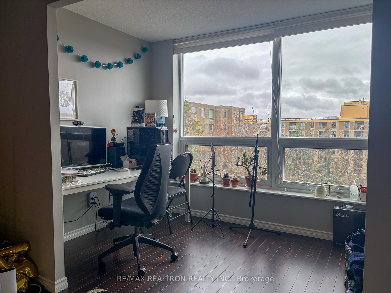 326 Major Mackenzie Drive E, Unit 709 - Photo 3