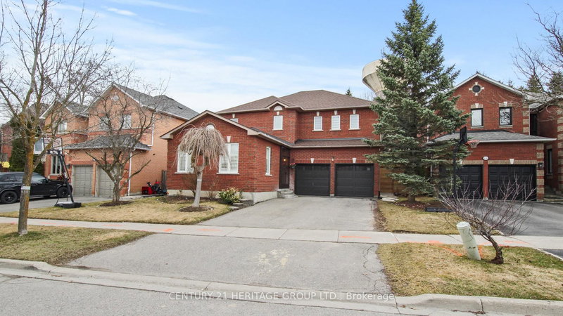160 Carlyle Crescent