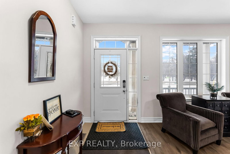 1951 Metro Rd, Georgina, L0E 1L0 | Image 2