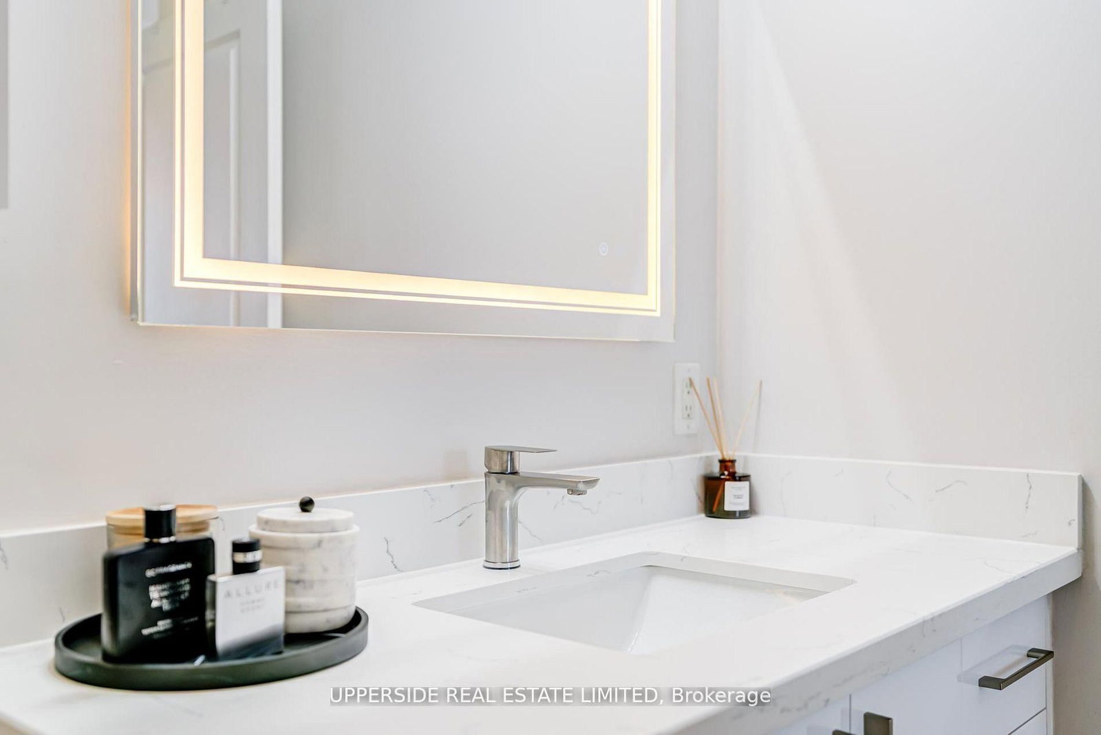 85 North Park Rd Road, Unit PH05 - Photo 17