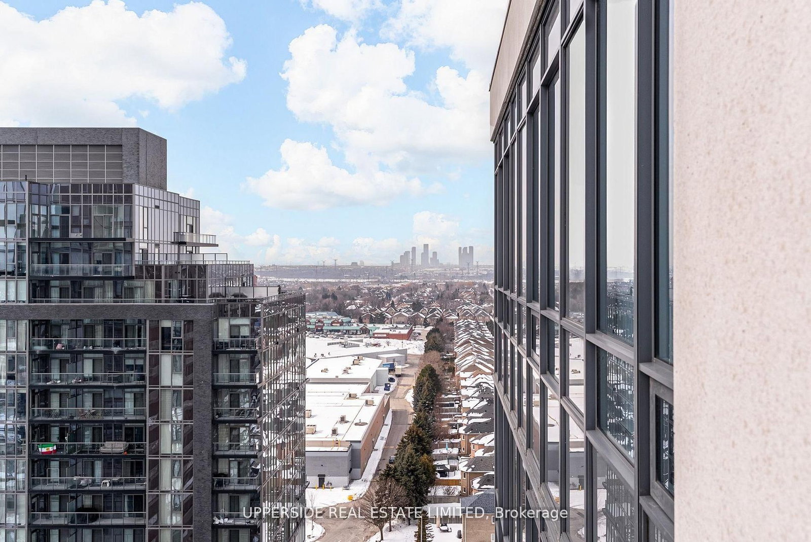 85 North Park Rd Road, Unit PH05 - Photo 26