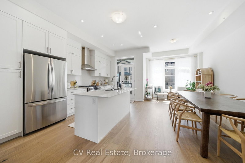 home for lease on 40 De La Roche Drive