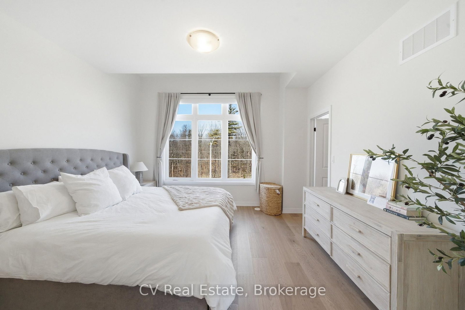 40 De La Roche Drive - Photo 16