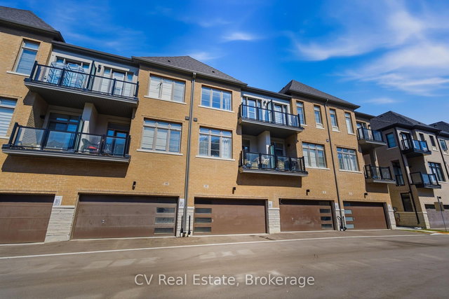 40 De La Roche Drive