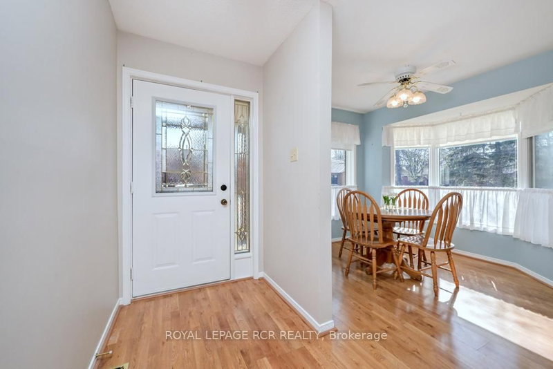 7 Glen Eden Way, New Tecumseth, L9R 1R4 | Image 3