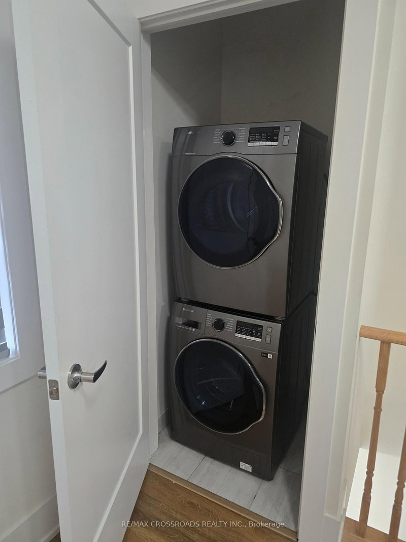 202 Webb (Coach House) St, Markham, L6B 0V5 | Image 2