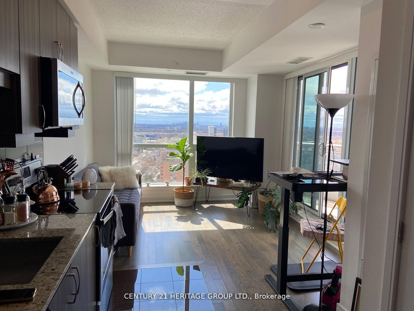 9201 Yonge Street, Unit 1909 - Photo 4