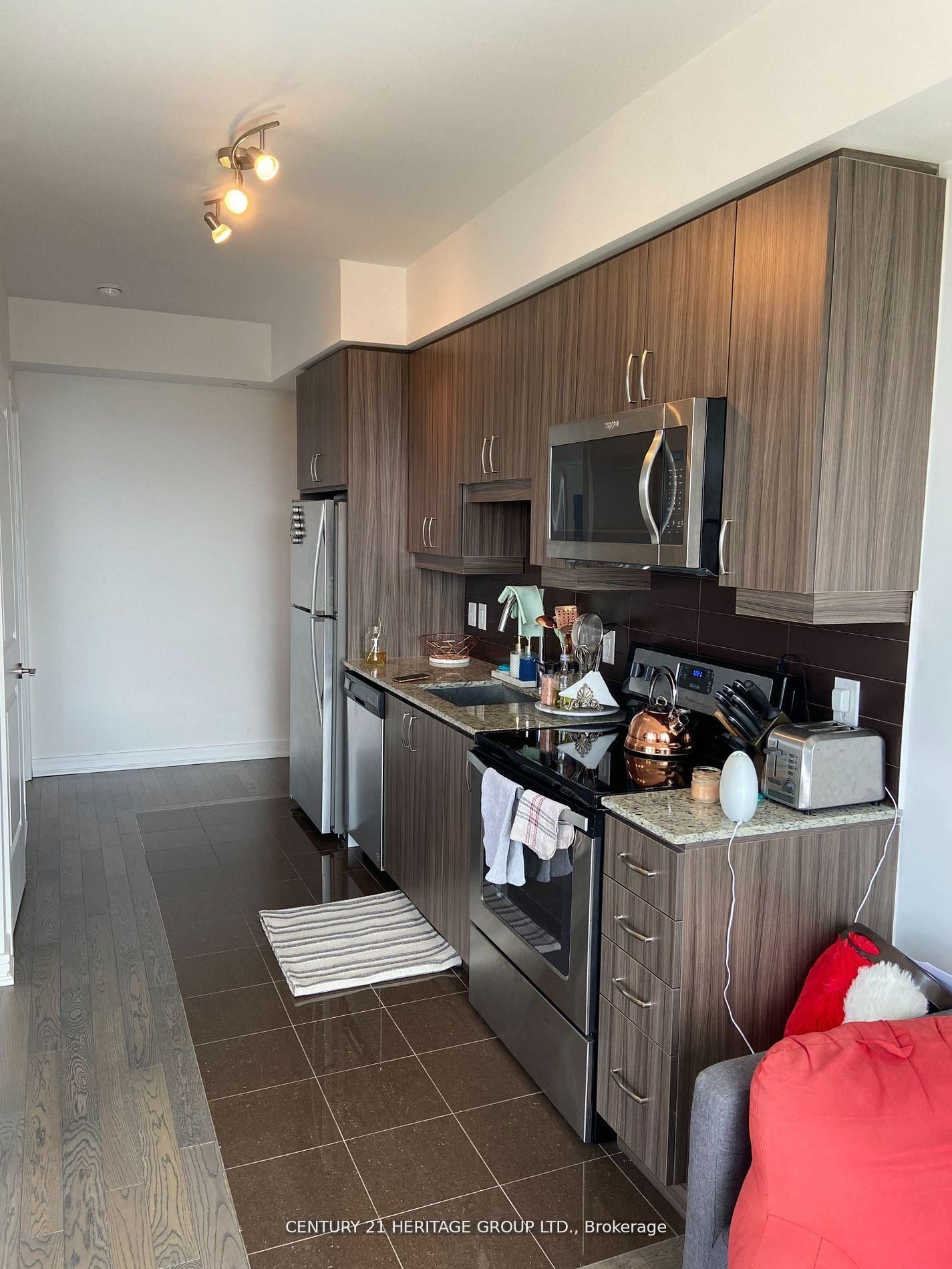 9201 Yonge Street, Unit 1909 - Photo 5