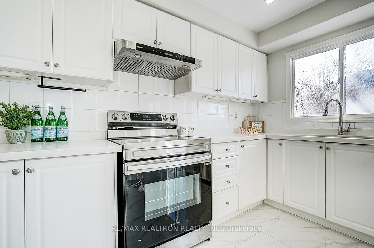 Townhouse for sale at 175 Trail Ridge Lane, Markham, Ontario, L6C 2C6 - Berczy - MLS: N12998148