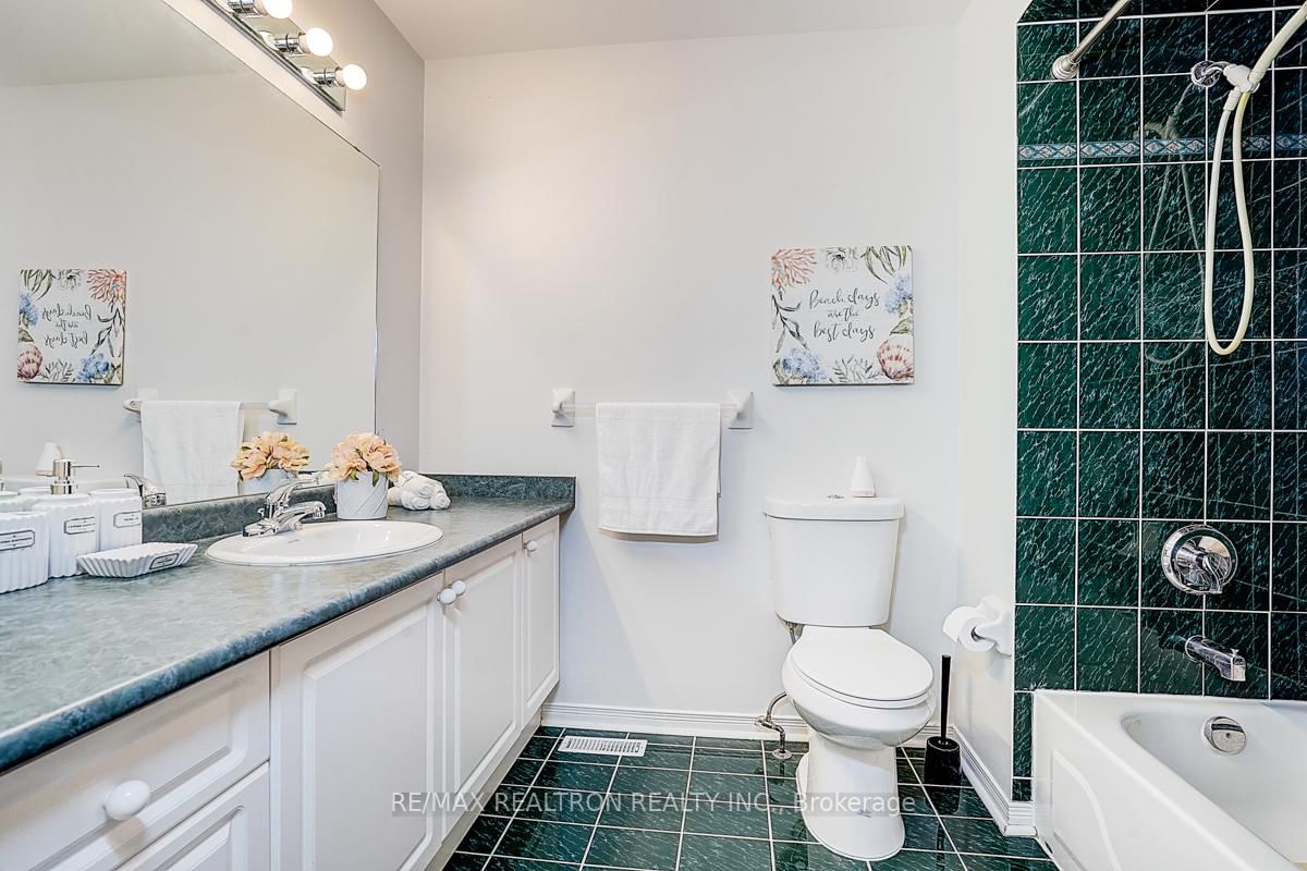 Townhouse for sale at 175 Trail Ridge Lane, Markham, Ontario, L6C 2C6 - Berczy - MLS: N12998148