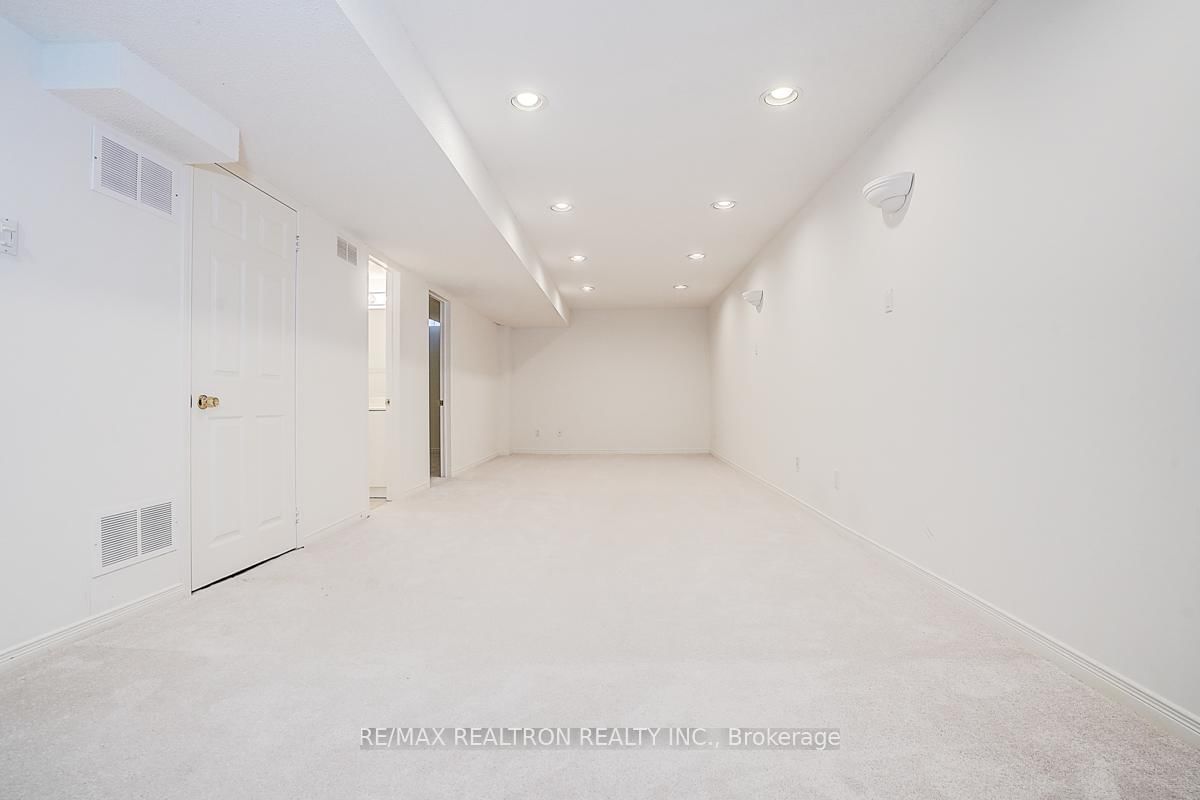 Townhouse for sale at 175 Trail Ridge Lane, Markham, Ontario, L6C 2C6 - Berczy - MLS: N12998148