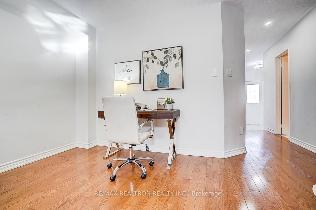 Townhouse for sale at 175 Trail Ridge Lane, Markham, Ontario, L6C 2C6 - Berczy - MLS: N12998148