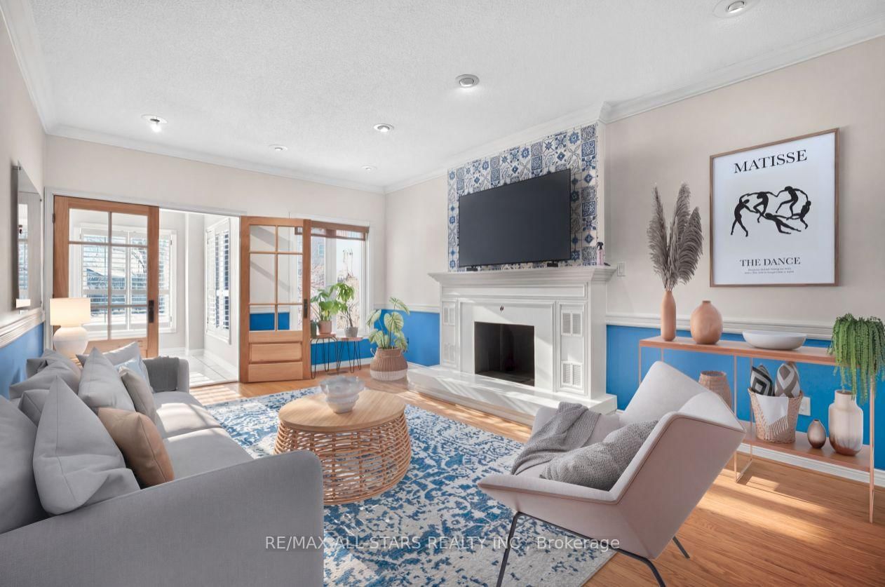 Detached House for sale at 11 Bliss Court, Markham, Ontario, L3R 9E7 - Buttonville - MLS: N12998176