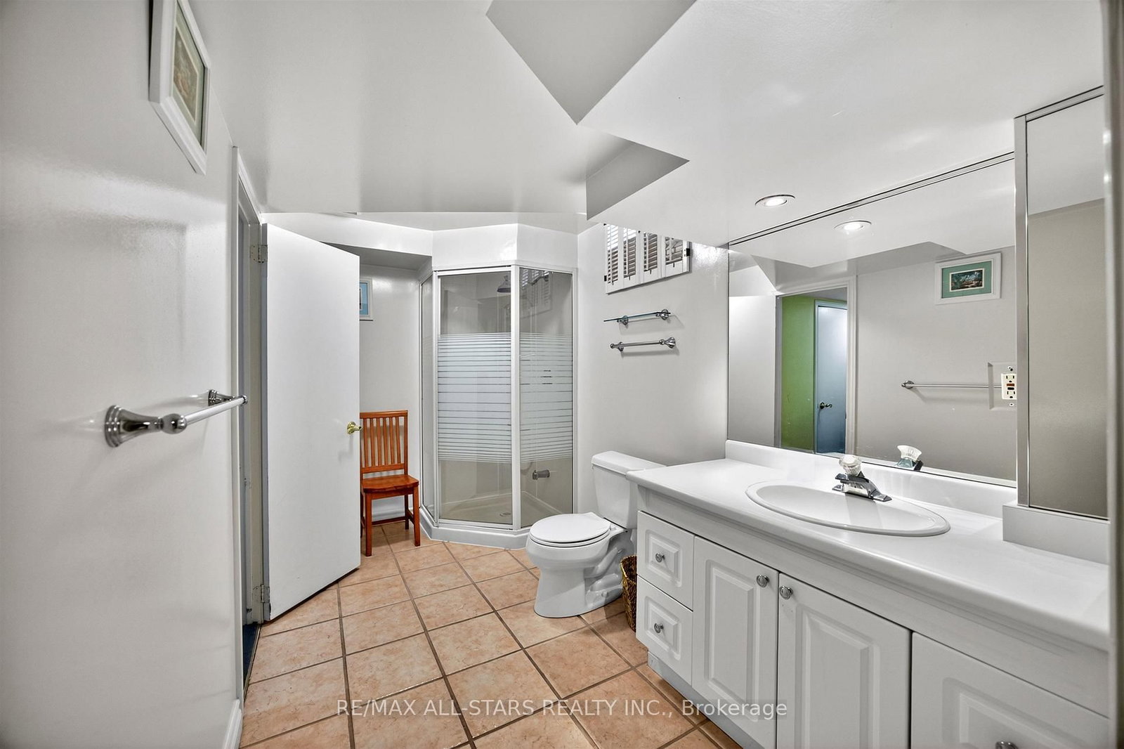 Detached House for sale at 11 Bliss Court, Markham, Ontario, L3R 9E7 - Buttonville - MLS: N12998176