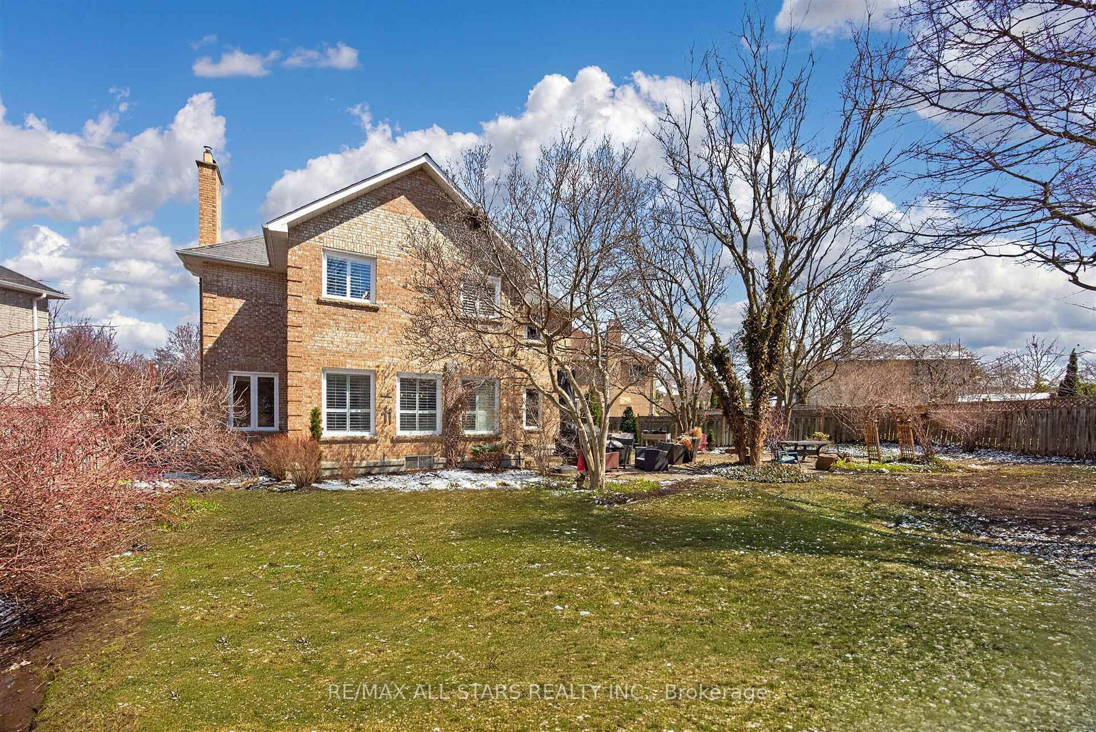 Detached House for sale at 11 Bliss Court, Markham, Ontario, L3R 9E7 - Buttonville - MLS: N12998176