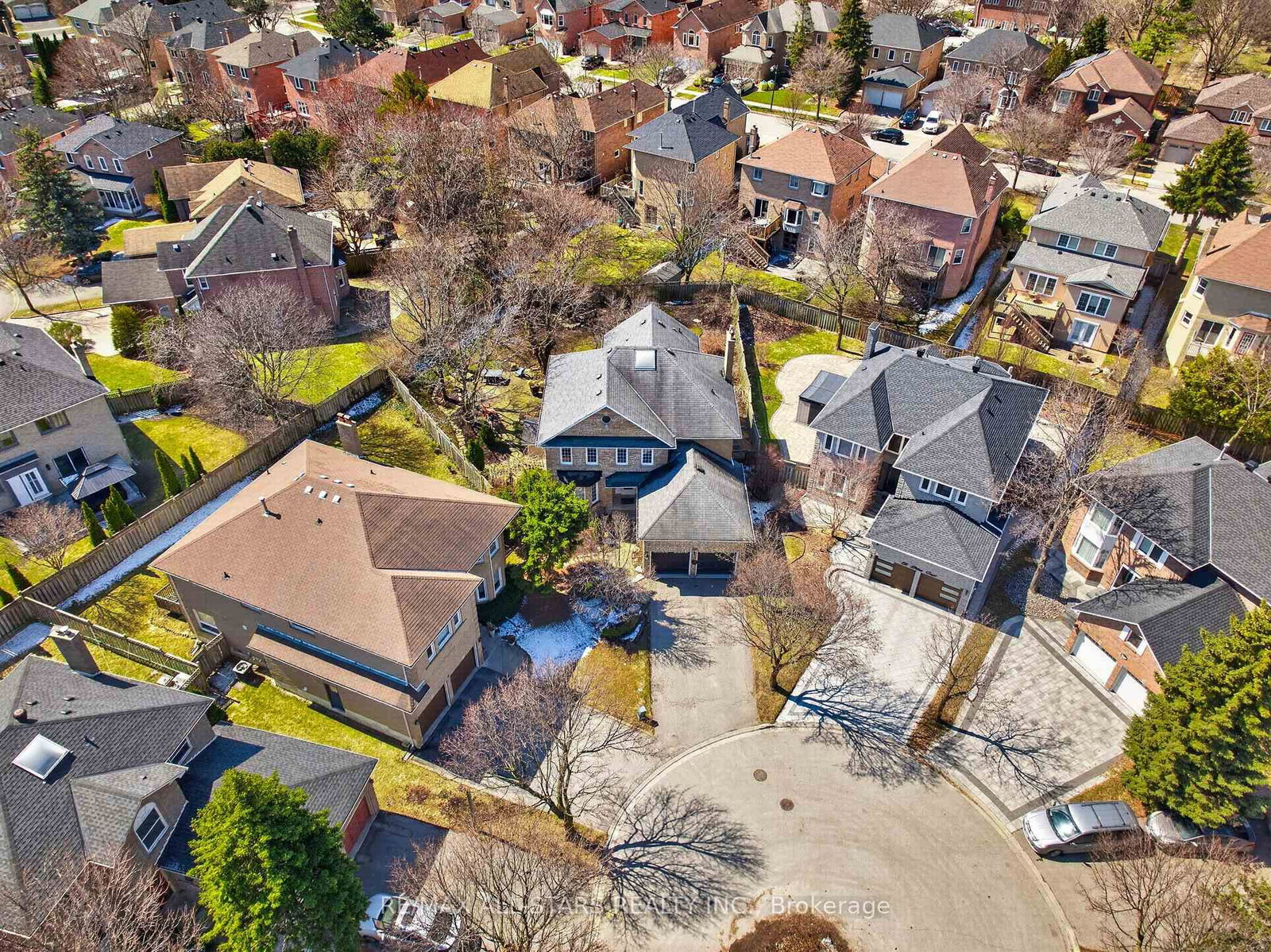 Detached House for sale at 11 Bliss Court, Markham, Ontario, L3R 9E7 - Buttonville - MLS: N12998176