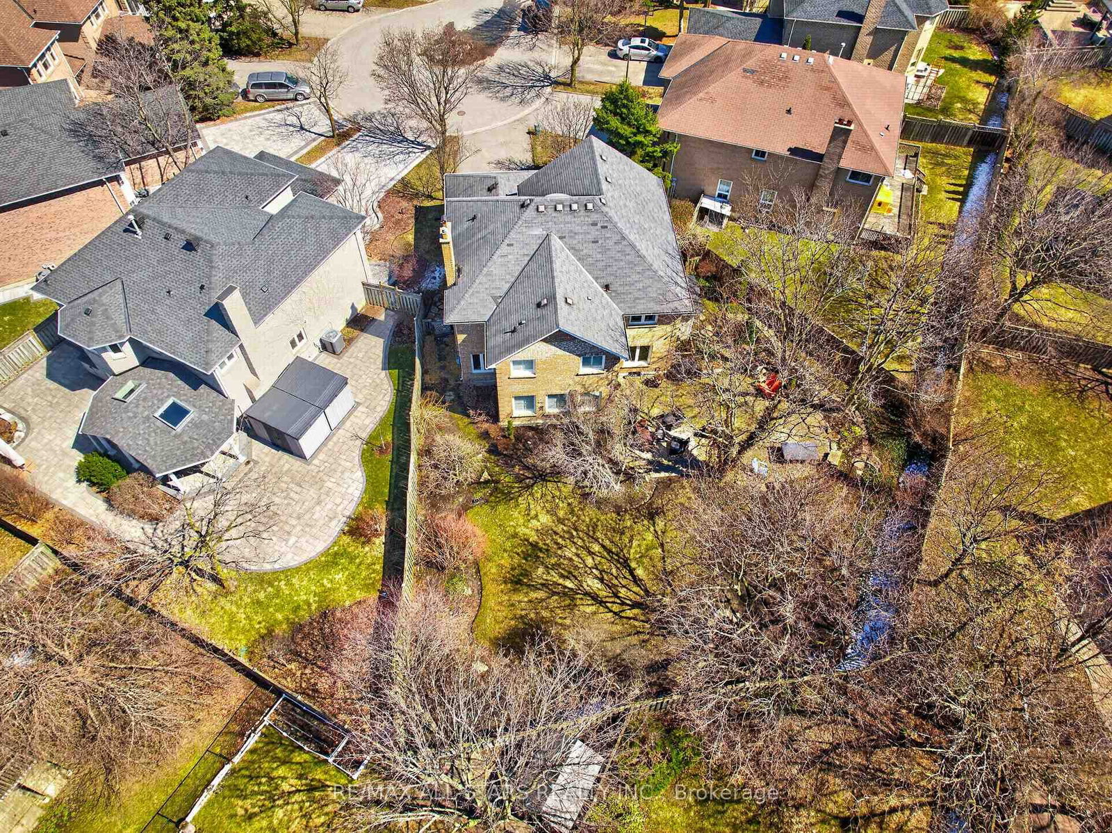 Detached House for sale at 11 Bliss Court, Markham, Ontario, L3R 9E7 - Buttonville - MLS: N12998176