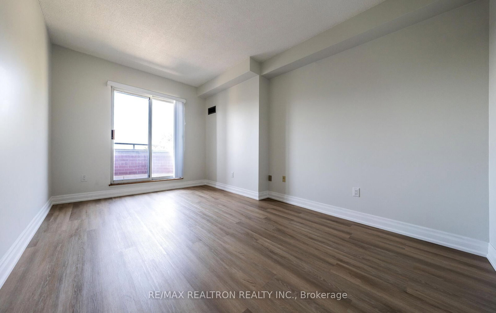 Condo for sale at Ph8-9 Chalmers Road, Richmond Hill, Ontario, L4B 3N3 - Doncrest - MLS: N12998358