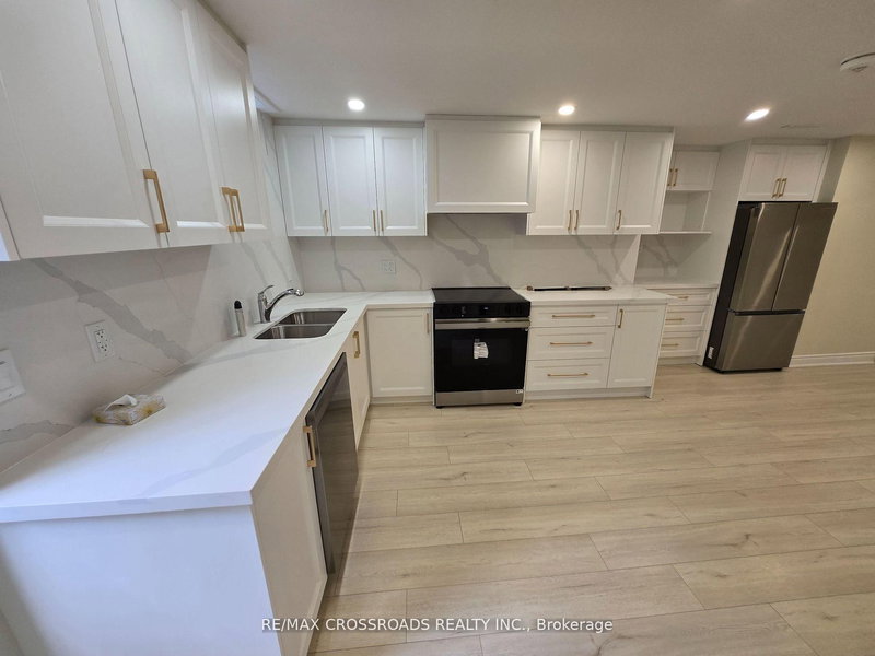 Basement Apartment - 66 Morrison Cres, Markham, L3R 9K7 | Image 2